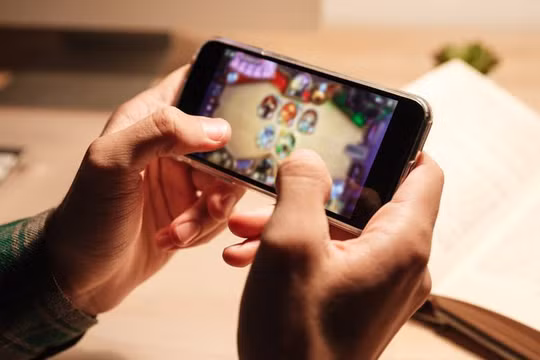 Chơi game nhiều giờ liền, một phụ nữ đã bị mù một mắt. (Ảnh: Mashable)