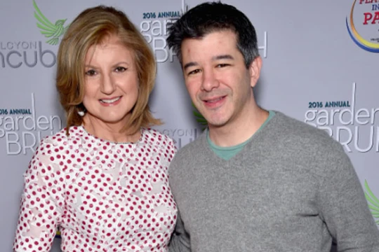 Arianna Huffington và cựu CEO Travis Kalanick của Uber. Gần đây, Uber đã từ bỏ nền văn hóa "luôn luôn làm việc"