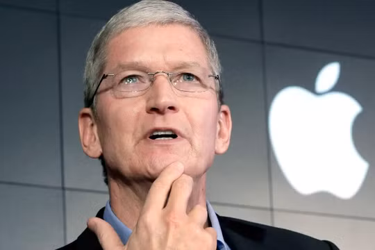 Theo CEO Tim Cook của Apple, tiếng Anh có thể là một ngôn ngữ toàn cầu, nhưng học lập trình còn quan trọng hơn (Ảnh: Fortune)