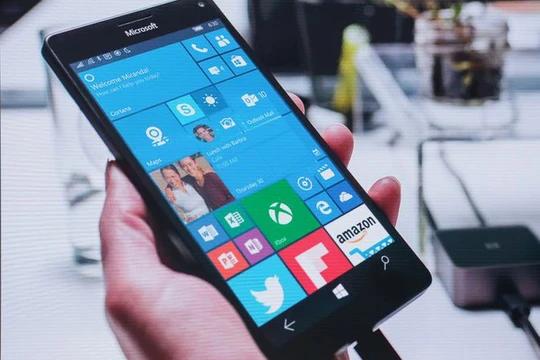 Microsoft đã tiết lộ rằng, đại gia phần mềm không còn phát triển tính năng mới hay phần cứng mới cho Windows 10 Mobile nữa. (Ảnh: CNET)