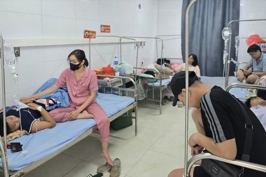 Kết quả kiểm nghiệm 2 loại nước ngọt liên quan vụ 13 học sinh ở Hà Nội nhập viện