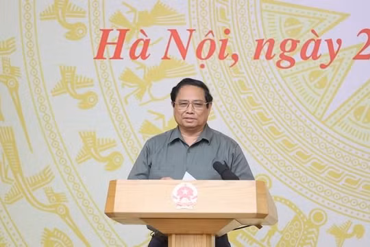 Thủ tướng yêu cầu xây dựng lại nhà cửa cho hộ dân mất nhà do bão lũ trước 31/12