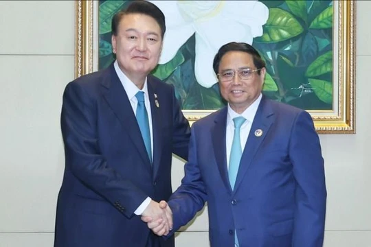 Thủ tướng đề nghị Hàn Quốc cung cấp khoản vay ưu đãi để Việt Nam xây đường sắt, cao tốc