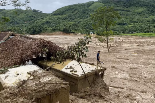 Lũ quét kinh hoàng vùi lấp ngôi làng ở Lào Cai, 16 người tử vong, 70 người mất tích