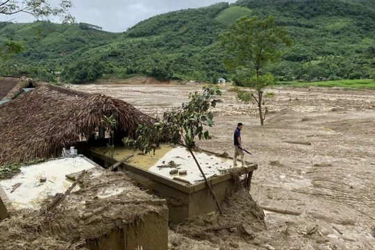 Lũ quét kinh hoàng vùi lấp ngôi làng ở Lào Cai, 16 người tử vong, 70 người mất tích