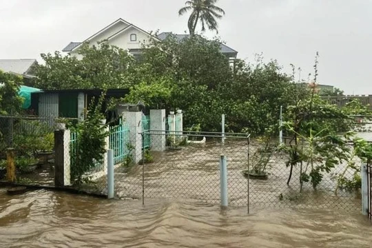 Bão Trà Mi suy yếu, nhiều nơi ở miền Trung nguy cơ xảy ra ngập lụt