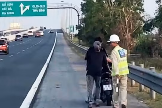 Phóng xe máy vào cao tốc, tài xế khai do đi theo Google maps