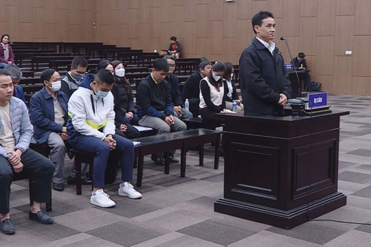 Vụ "chuyến bay giải cứu" giai đoạn 2: VKS đề nghị mức án 17 bị cáo