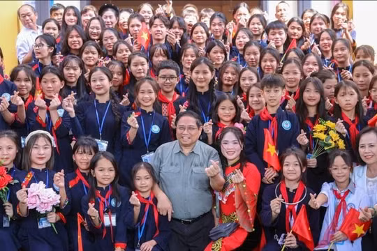 Thủ tướng mong Lạng Sơn đi đầu trong xây dựng cửa khẩu thông minh với Trung Quốc