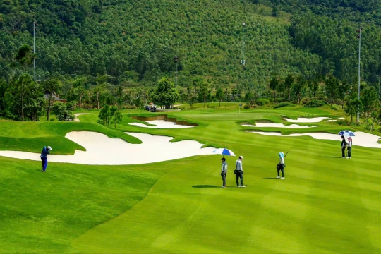 Sân golf Thanh Lanh nơi các golfer tranh tài Giải golf Truyền thông số Cúp VietTimes “Nâng bước em đến trường”