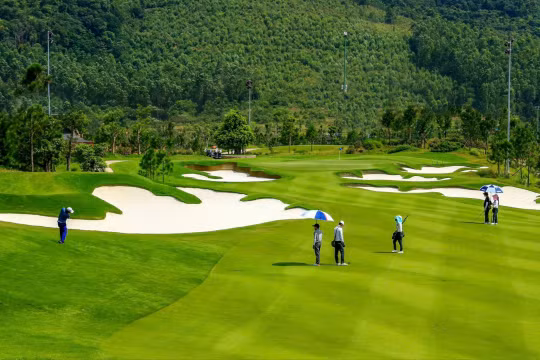 Sân golf Thanh Lanh nơi các golfer tranh tài Giải golf Truyền thông số Cúp VietTimes “Nâng bước em đến trường”