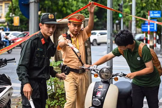 Bộ Công an bỏ quy định ghi hình, người dân giám sát CSGT làm việc thế nào? 