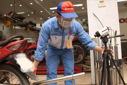 Kiểm định khí thải xe máy: Giám sát thế nào để tránh tiêu cực?
