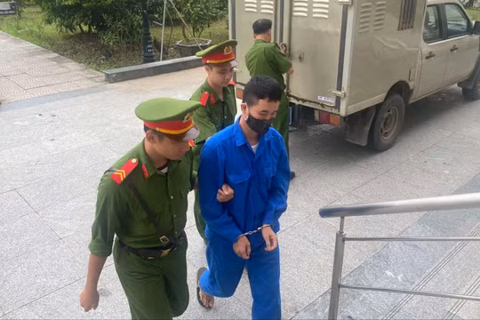 Vì sao hoãn phiên tòa xét xử nghi phạm sát hại cô gái 17 tuổi, phi tang ở sông Hồng?