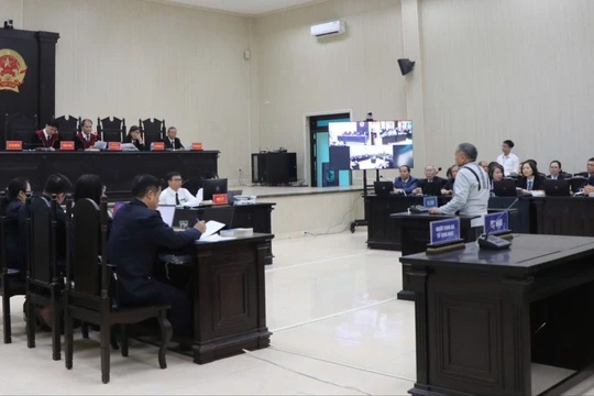 Cựu giám đốc sở xin giảm nhẹ hình phạt để sớm trở về hoàn thiện cẩm nang phòng chống dịch