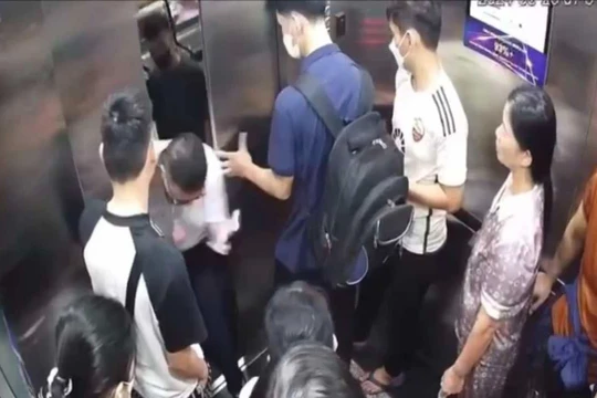 Vụ người đàn ông suýt bị thang máy "nuốt chửng": Lỗi do nhân viên kỹ thuật