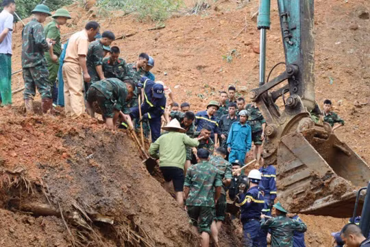 Nơi xảy ra vụ sạt lở.