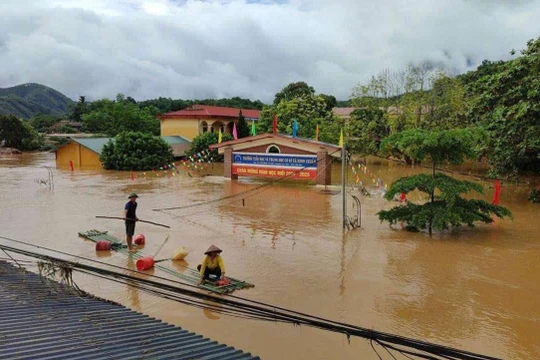 Chính phủ: Ngân hàng xem xét miễn, giảm lãi vay cho khách hàng bị thiệt hại bởi bão số 3 - Yagi