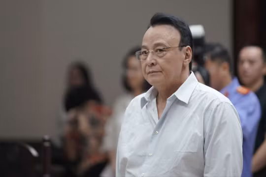 Vụ Tân Hoàng Minh: Suy sụp vì áp lực nợ nần, bị hại đòi đền bù tiền lãi hơn 200 triệu đồng