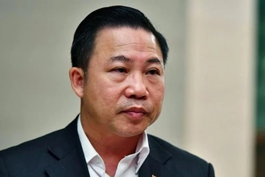 Nghe ông Lưu Bình Nhưỡng gợi ý đưa 300.000 USD, giám đốc doanh nghiệp than "sao mặn thế"