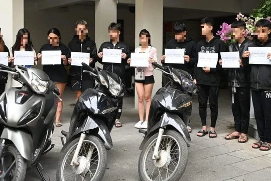 Bộ trưởng Công an yêu cầu xử lý nghiêm vụ nhóm "quái xế" tông cô gái chờ đèn đỏ tử vong