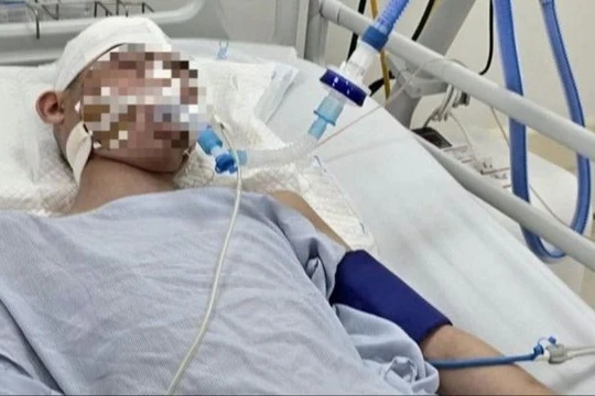 Nam sinh lớp 8 thời điểm được điều trị.