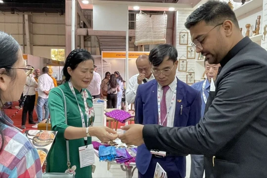 Khoảng 50 doanh nghiệp Việt Nam đã tham dự các hoạt động tại Triển lãm Thương mại quốc tế Uttar Pradesh lần thứ nhất, được tổ chức vào tháng 9/2023.