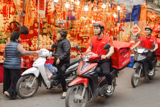 Thu nhập của bưu tá Viettel Post trong các dịp cao điểm có thể tăng từ 40-60% so với bình thường, tùy sản lượng.
