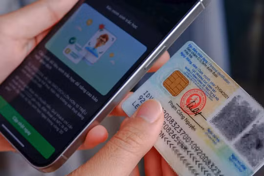 Từ 1/7, giao dịch chuyển tiền trực tuyến trên 10 triệu một lần hoặc lũy kế trên 20 triệu đồng/ngày phải xác thực khuôn mặt khớp với mẫu trên cơ sở dữ liệu tập trung về dân cư.