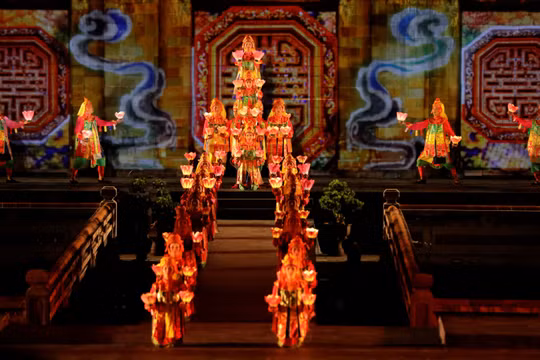 Nhiều công nghệ số hiện đại được trình diễn trên sân khấu của Festival Huế 2024.