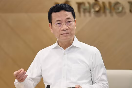 Bộ trưởng Bộ Thông tin Truyền thông Nguyễn Mạnh Hùng.