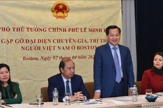 Phó Thủ tướng Lê Minh Khái tại cuộc gặp với đại diện trí thức Việt kiều tiêu biểu 