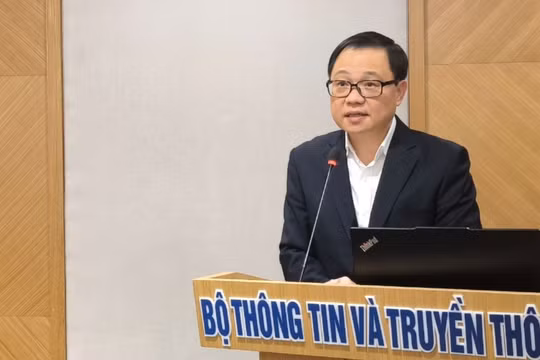 Ông Triệu Minh Long, Vụ trưởng Vụ Hợp tác quốc tế - Bộ Thông tin và Truyền thông trao đổi về việc thúc đẩy hợp tác trong ASEAN.