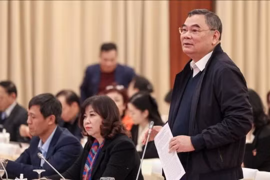 Trung tướng Tô Ân Xô, người phát ngôn Bộ Công an thông tin về các vụ án nóng đang được điều tra.
