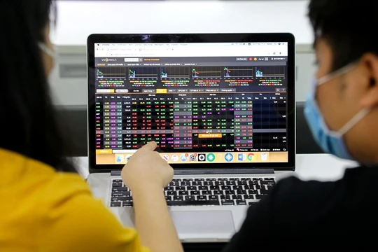 VNDirect kết nối trở lại với HNX và HoSE sau 1 tuần bị tấn công mạng