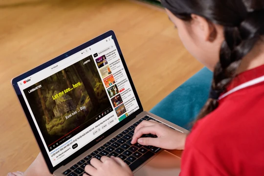 Có tới 82% trẻ em Việt Nam đang tiếp cận với Internet nhưng lại chưa có nhiều giải pháp công nghệ để bảo vệ trẻ khi tham gia môi trường mạng.