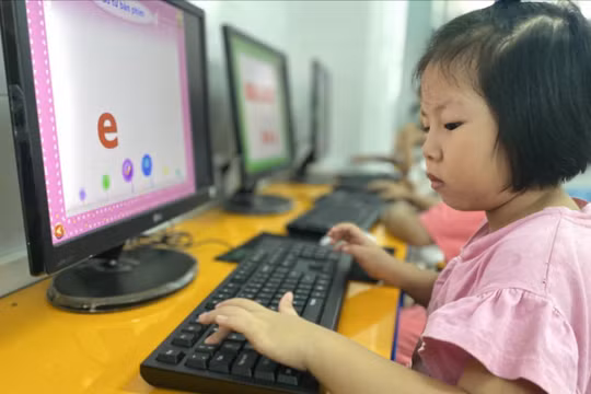 Sử dụng hiệu quả thành tựu công nghệ để nâng cao chất lượng giáo dục