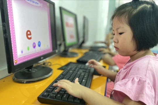 Sử dụng hiệu quả thành tựu công nghệ để nâng cao chất lượng giáo dục