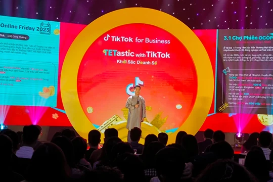 Ông Jason Song, Giám đốc Marketing mảng Doanh nghiệp vừa và nhỏ khu vực châu Á - Thái Bình Dương của TikTok nêu quan điểm sắm Tết trực tuyến đã trở thành thói quen mới.