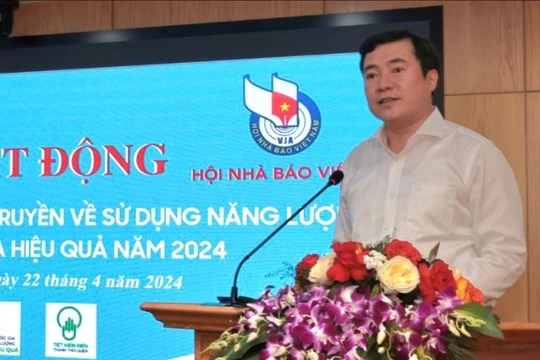 Thứ trưởng Bộ Công Thương Nguyễn Sinh Nhật Tân.