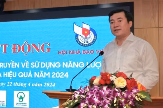 Thứ trưởng Bộ Công Thương Nguyễn Sinh Nhật Tân.