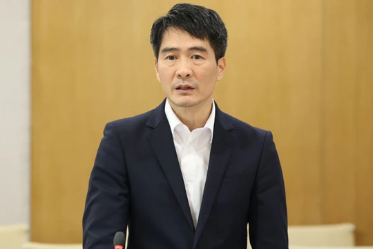 Ông Nguyễn Phong Nhã - Phó Cục trưởng Cục Viễn thông khẳng định các nhà mạng sẽ tìm ra cơ hội kinh doanh mới, đáp ứng được nhu cầu phát triển của xã hội khi triển khai 5G.