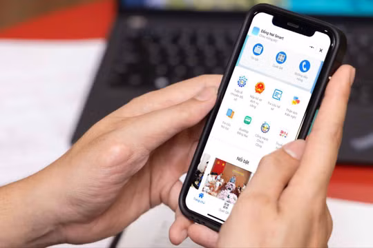 Mạng xã hội và ứng dụng nhắn tin trên Internet trở thành công cụ hữu hiệu trong hoạt động thông tin cơ sở.