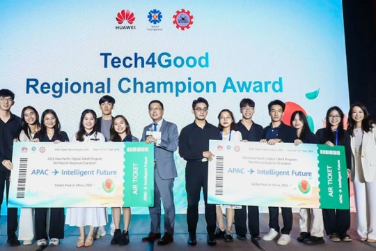 Đội Việt Nam và đội Campuchia cùng xuất sắc giành giải Nhất bảng tại cuộc thi Tech4Good, vượt qua các đội đến từ 23 quốc gia để tiến vào vòng chung kết toàn cầu. 