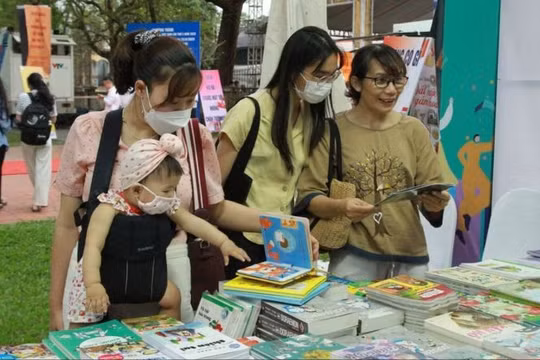 Trưng bày trên 40.000 đầu sách có giá trị tại Ngày sách và Văn hóa đọc năm 2024