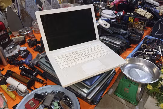 Săn đồ công nghệ tại chợ đồ cũ Vạn Phúc