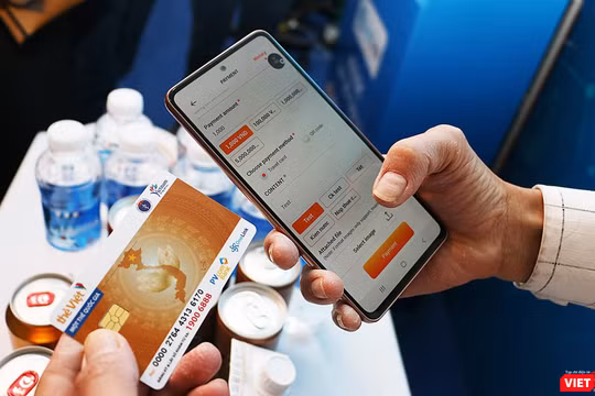 Thẻ Việt - Một thẻ quốc gia cho phép người dùng có thể thanh toán các khoản tiền khám chữa bệnh, mua sắm, du lịch