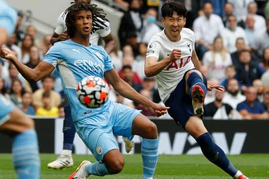 Cú cứalòng của Son Heung-min ghi bàn vào lưới Manchester City (ảnh: AFP)