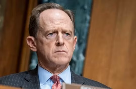 Thượng nghị sĩ Đảng Cộng hòa Pat Toomey đã lên tiếng chỉ trích Tổng thống Trump