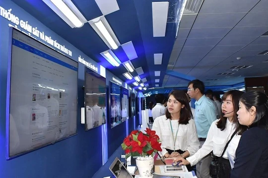 Lực lượng lao động của TP.HCM hiện nay khoảng 5 triệu người và sẽ tăng từ 2,3 đến 2,5% mỗi năm, cơ cấu kinh tế theo hướng dịch vụ - công nghiệp - nông nghiệp